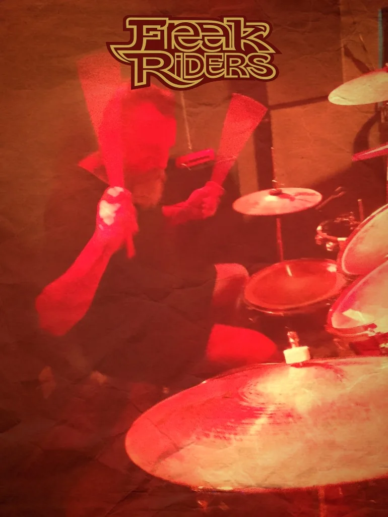 Bateria da Freak Riders no ensaio Black Dog Estudio