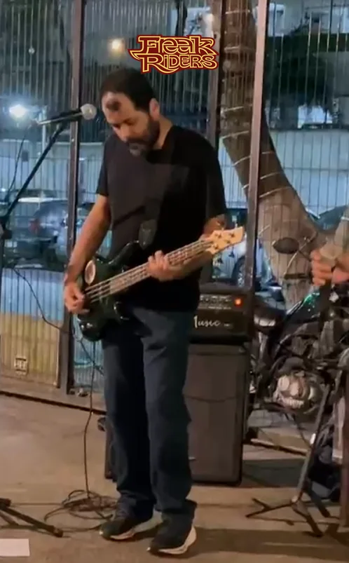 Leandro Batista no baixo, Food Park Niterói